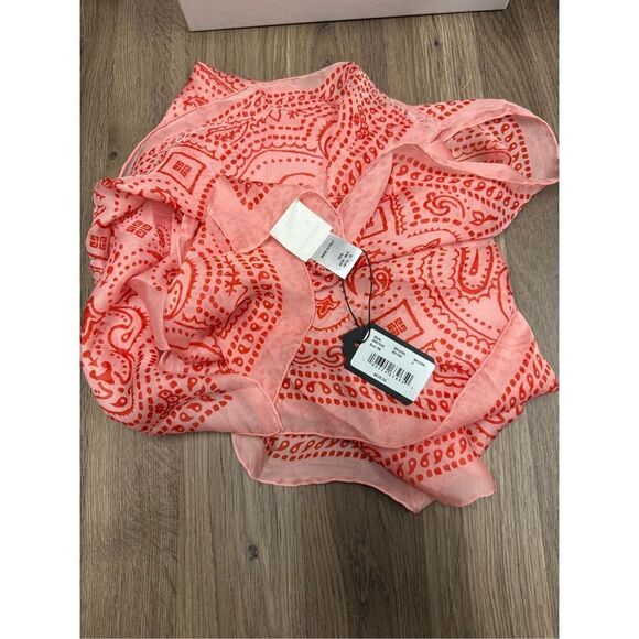 Givenchy NWT Bandana Print Silk Oblong Scarf in Pink - Picture 5 of 8